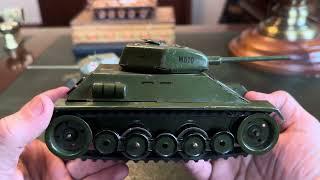 Военная игрушка ГДР танк Т-34  East Germany tin Soviet tank