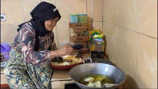 EMAK BIKIN KERIPIK UBI TAPI TIBA” SALTING HEHE