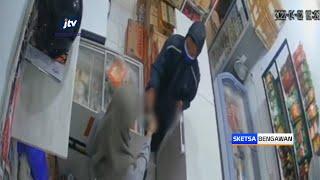 Terekam CCTV Pembeli Nekat Pamer Kelamin Ke Pegawai Toko