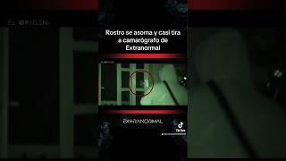 Un extraño rostro se asomó por la ventana y casi provoca un accidente al camarógrafo Extranormal.