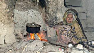 Roza Iftar Routine  An Old Women Living Alone in Pure Mud House  Very Difficult Life