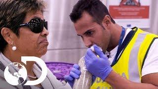 Policía detecta drogas en maleta de anciana  Control de fronteras España  Discovery Latinoamérica