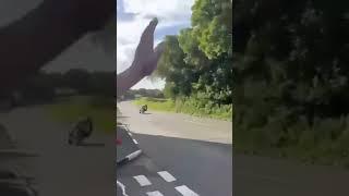 PETER HICKMAN CRASH ISLE OF MAN TT Rider ok 