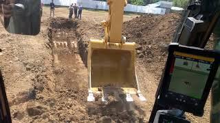 Excavator Cat 320 Next Gen - demo area @ Roadshow 2018 Bucuresti III