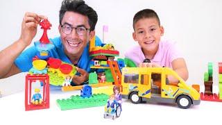 Yeni LEGO oyunu Playmobil oyun parkı kuruyoruz Çocuklar için eğlenceli video