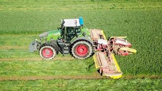 Fendt 939 Vario mit Rückfahreinrichtung beim 1. Schnitt+ John Deere 6250R beim mähen