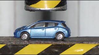 【TOMICA】NISSAN-LEAF with Hydraulic press