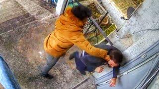 Brutal Daylight phone snatch in Stamford Hill