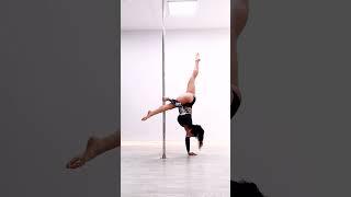 Pole-dance стойки у пилона