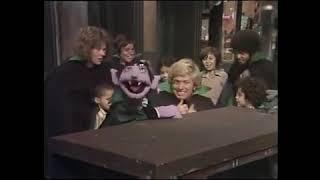 Classic Sesame Street - The Count Counts 12 Sign Languages In Deaf Theatre
