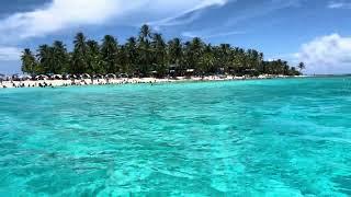 Spectacular island arriving by boat to the sea of ​​7 colors Johnny Cay from San Andres Colombia