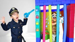 Baby King Escapes the Color Prison Rescue  Pretend Play with Papa Joels English