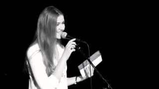 Marijana Gurabic beim KuK Poetry Slam 2015 im CCW Stainach - 1. Platz