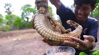 mouth watering see he eat  -  Eat crocodile Delicious