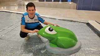 Eidi im Schwimmbad - Der Frosch Unterstufe