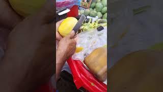 Master Mango Cutting Skill Revealed Watch the Juicy Mango Cutting Process Unfold