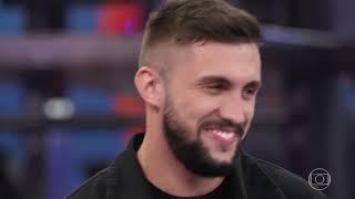 Arthur comenta sua relação com Carla Diaz no BBB21   Domingão do Faustão