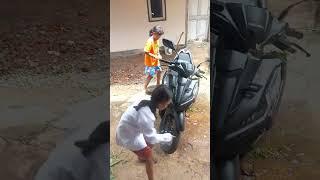 siram bunga motor baru