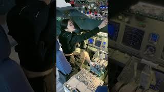 Pretty Girl Pilot China Airline EP #94 Inside the pilots cockpit