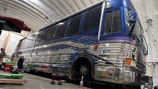 Dangerous Bus On The Highway  Several shocking discoveries on this Prevost bus