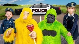 Die Polizei beobachtet einen Gorilla  Sammlung von Videos für Kinder  Vania Mania DE