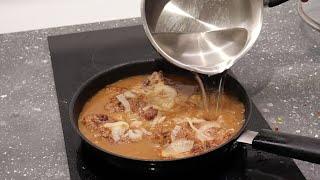 лангет в сметанном соусе beef in sour cream sauce