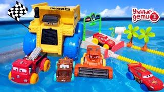 МакКуин и его друзья машинки в бассейне  Веселая гонка   Cars in the Pool for kids