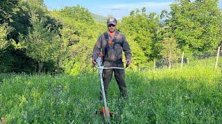 Cutting big grass with Stihl Fs 511-C with 33 mm Stihl square trimer line.