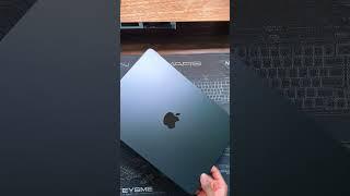 Unboxing the M3 MacBook Air in Midnight