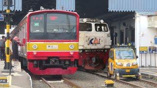 KERETA KRL MOBIL LOKOMOTIF BERTEMU DI STASIUN INI  Kereta Api Unik & KA Pangrango di STASIUN BOGOR