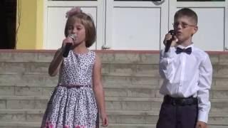 Песня Учат в школе Захаров Ярослав и Аня Шляхотка
