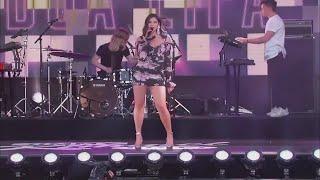 Dua lipa leggy show