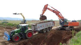 4X Fendt tractor  Hitachi Zaxis  New Holland D180 - E145