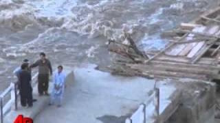 Raw Video Pakistan Flood Victims Evacuated