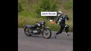 Kompilasi video lucu jatuh dari motor