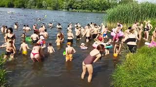 Купание в озере Черняковском людей море Bathing beautiful girls Jeziorko Czerniakowskie Warshawa