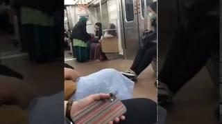 Viral Perempuan Jenggut Perempuan di Kereta Commuter Line KRL