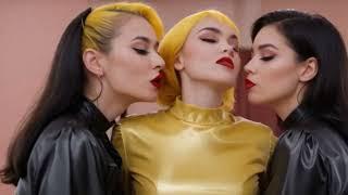 Three kissing women romance colored fashion