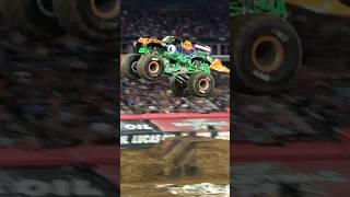 Grave Digger MASSIVE AIR #monsterjam #monstertrucks #motorsport #fullsend #wheelie #shorts