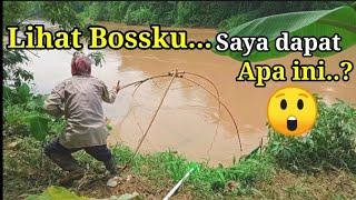 Traditional Fishing  Berkah Musim Hujan Pasang Perangkap Ikan Tangkul.