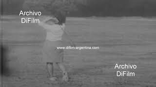 Torneo de golf femenino en Buenos Aires - Mujeres jugando golf 1968