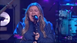 Here Comes The Rain Again By Kelly Clarkson Live Concert Performance Originally By The Eurythmics