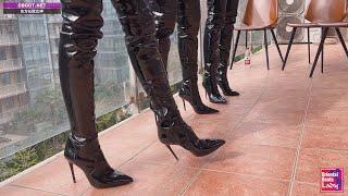 You can see three pairs of patent leather thigh boots to start the day 清晨阳台上的漆皮大腿靴