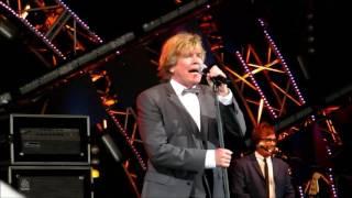 Hermans Hermits - Theres a Kind of Hush @Epcot May 21 2017