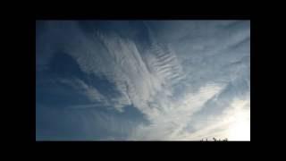 Seltsame Wolken am Himmel Chemtrails H.A.A.R.P. NexRad Lofar...