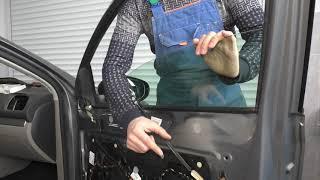 Как снять стекло передней двери Volkswagen Golf 6
