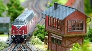 Märklin-Eisenbahn Eine Fahrt über die Alpen