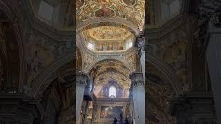 Inside the basilica the day of prayers and singing . Basilica di Santa Maria Maggiore