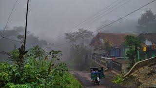 Bikin beku‼️masih berkabut di kampung tertinggi di ciamis suasana semakin sahdu pedesaan jawa barat