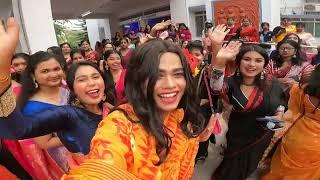 Meye Seje Womens College E Saraswati Pujote Gelam  Prank Zone